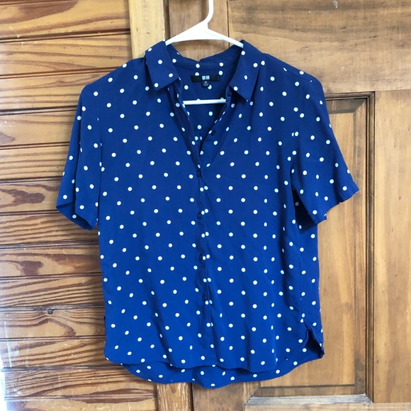 Uniqlo Tops - ✨📚Polka-Dotted Short Sleeve Uniqlo Button-Up📖✨